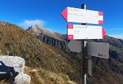 25 Dal Passo dell'orso scendiamo ai faggi e al cascinetto di Menna